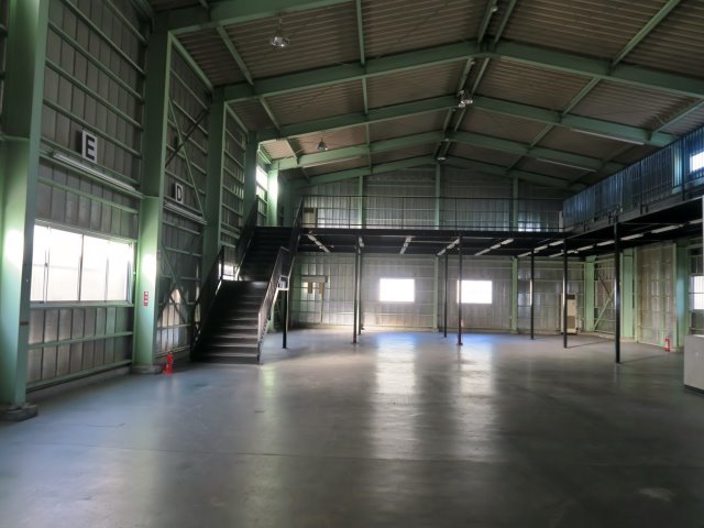 studio warehouse